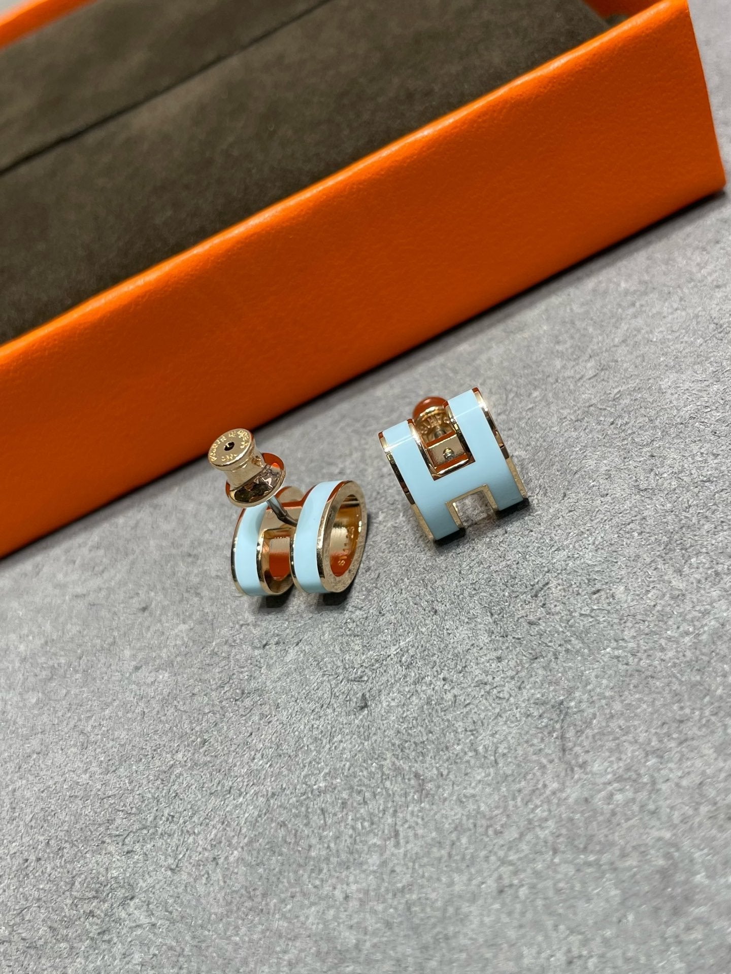 [Riva Jewelry]POP H HIMMELBLAUE OHRSTECKER