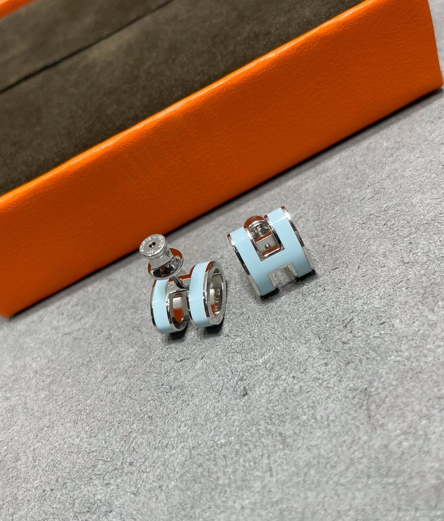 [Riva Jewelry]POP H HIMMELBLAUE OHRSTECKER