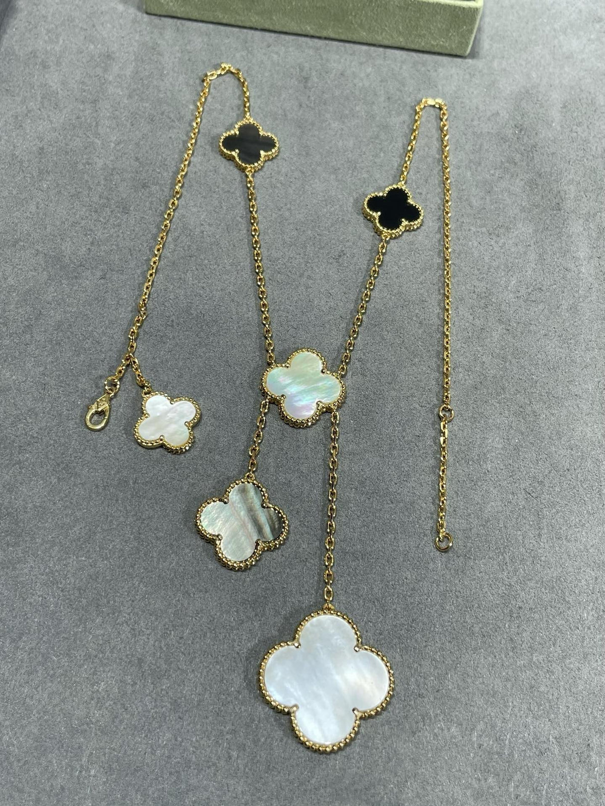 [Riva Jewelry ]CLOVER 6 MOTIF MOP ONYX GOLD NECKLACE