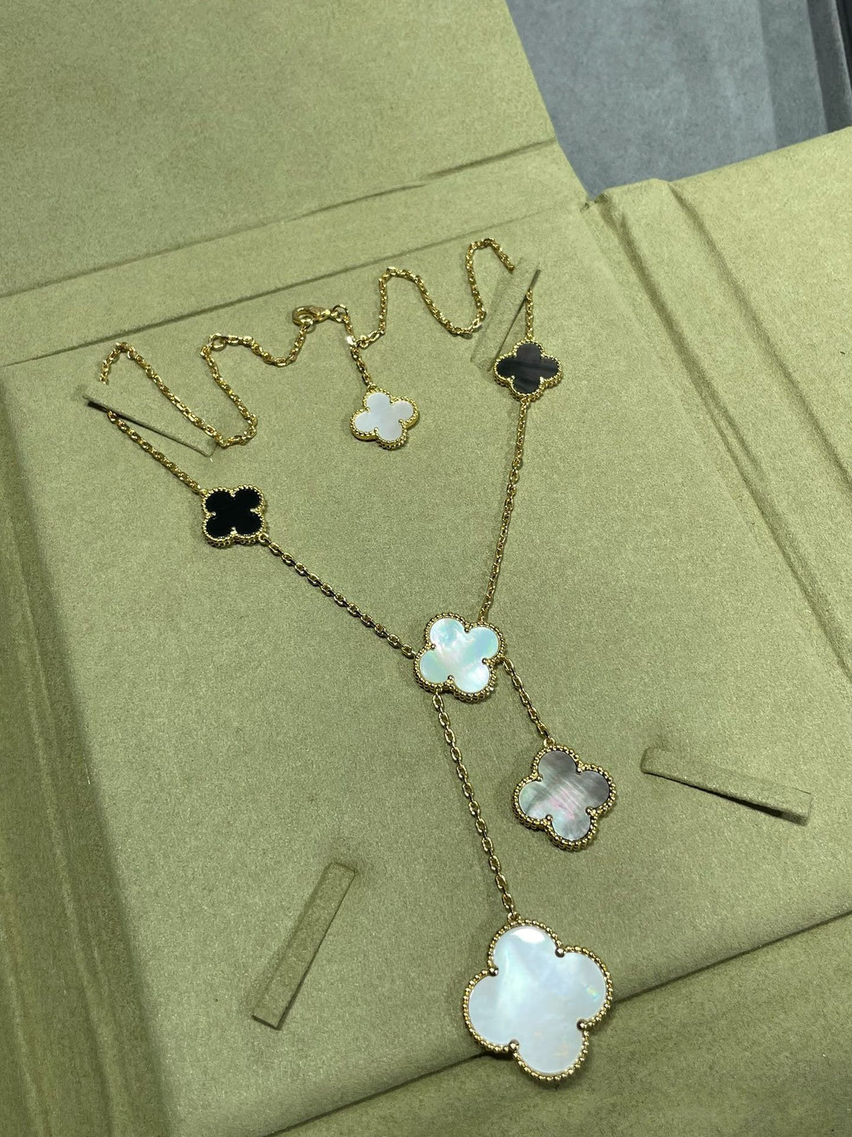 [Riva Jewelry ]CLOVER 6 MOTIF MOP ONYX GOLD NECKLACE