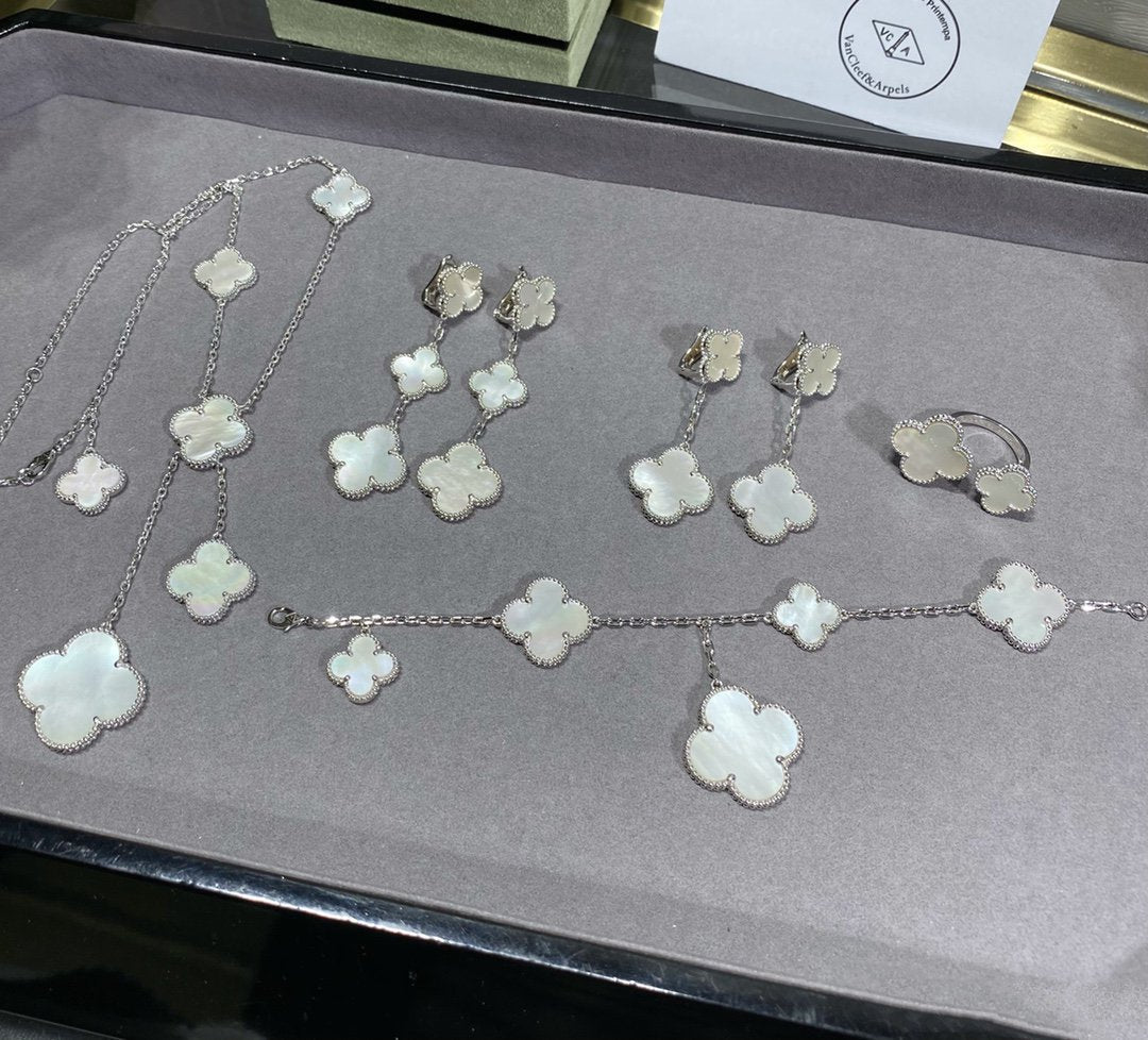 [Riva Jewelry ]CLOVER 5 MOTIF WHITE MOP SILVER BRACELET