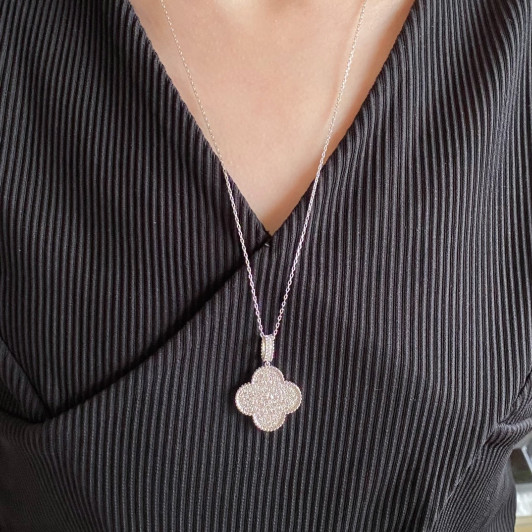 [Riva Jewelry ]CLOVER 25MM LARGE PEDANT DIAMOND PAVED LONG NECKLACE