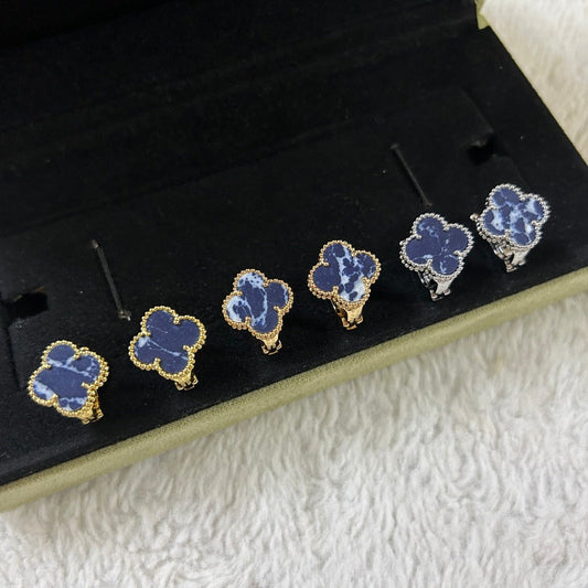 [Riva Jewelry ]CLOVER PIETERSITE MEDIUM STUD EARRINGS