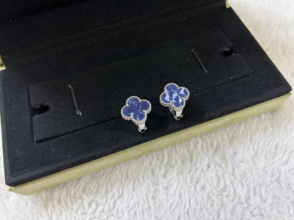 [Riva Jewelry ]CLOVER PIETERSITE MEDIUM STUD EARRINGS