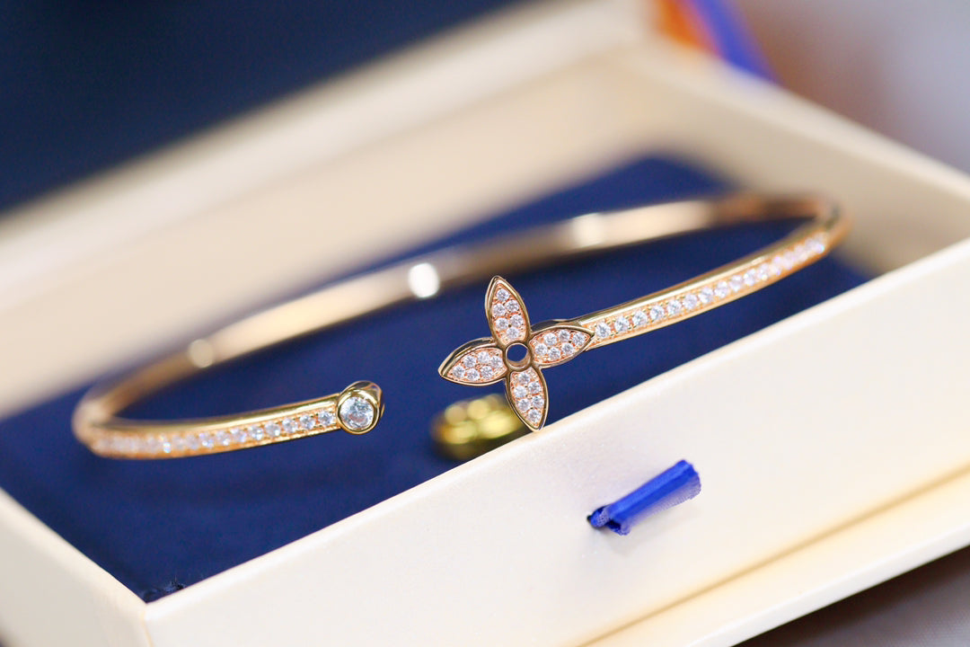[Riva Jewelry ]IDYLLE PINK GOLD OPEN BRACELET DIAMOND PAVED