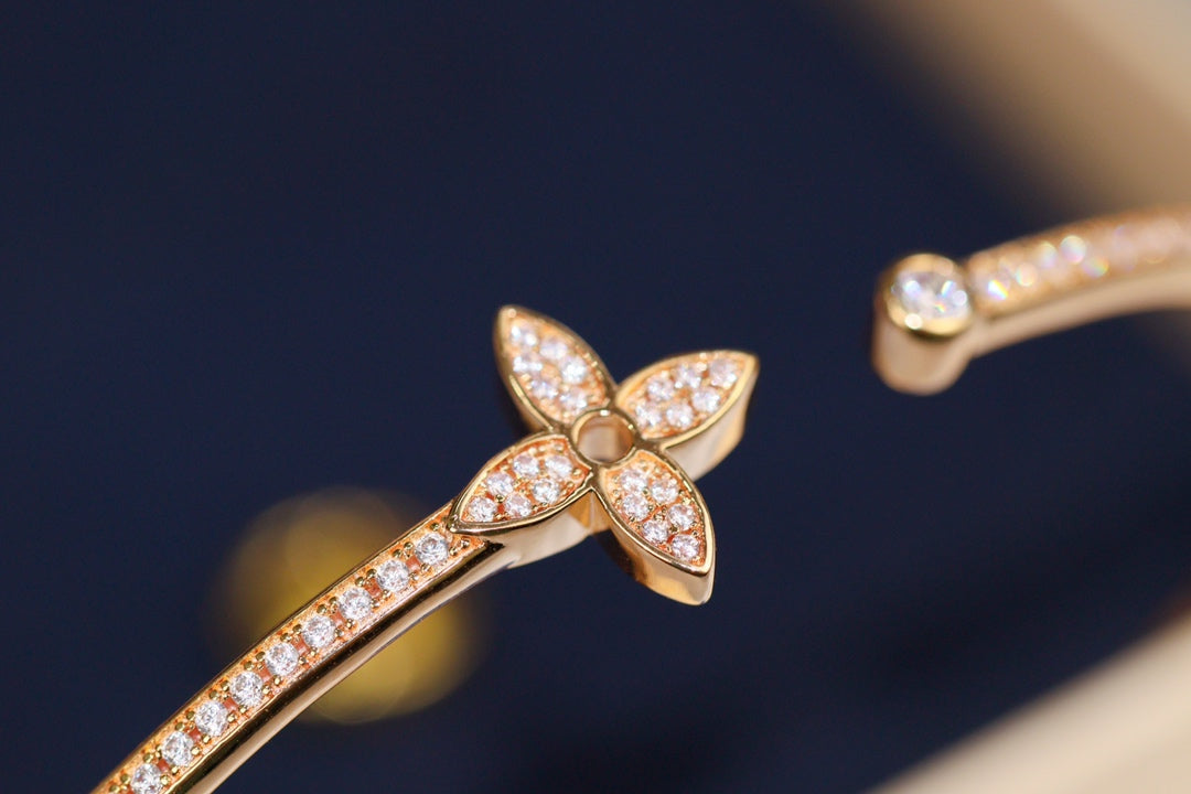 [Riva Jewelry ]IDYLLE PINK GOLD OPEN BRACELET DIAMOND PAVED