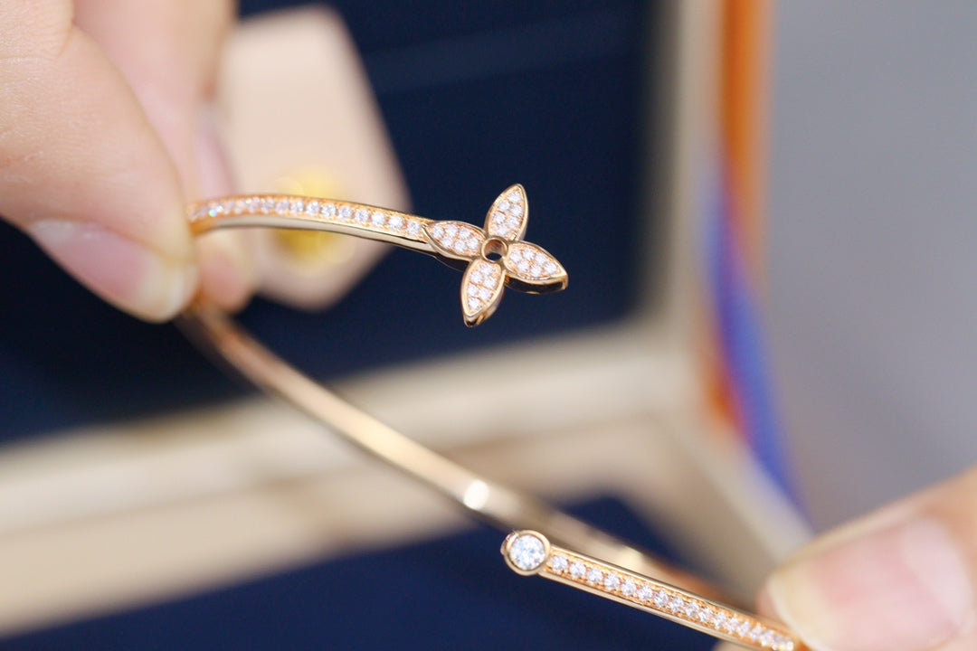 [Riva Jewelry ]IDYLLE PINK GOLD OPEN BRACELET DIAMOND PAVED