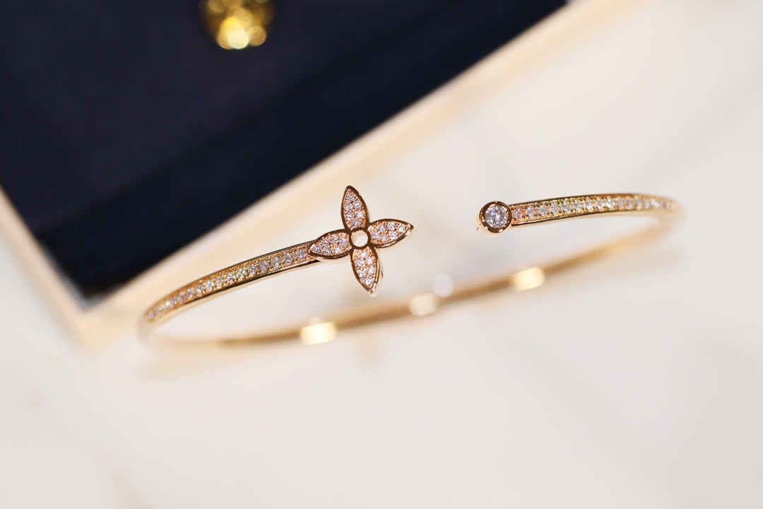 [Riva Jewelry ]IDYLLE GOLD OPEN BRACELET DIAMOND PAVED