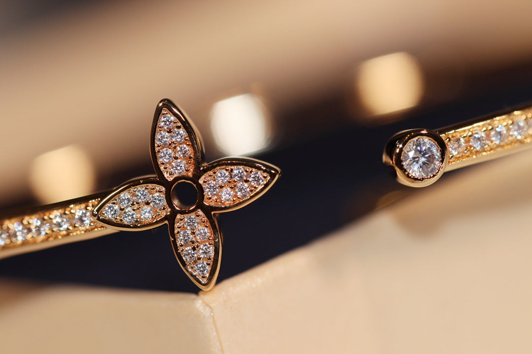 [Riva Jewelry ]IDYLLE GOLD OPEN BRACELET DIAMOND PAVED