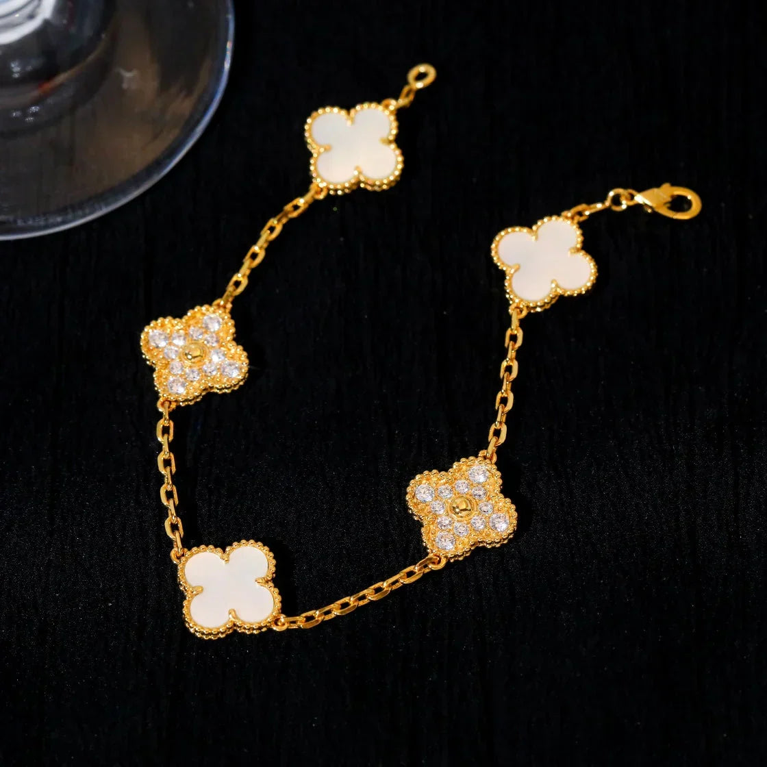 [Riva Jewelry ]CLOVER WHITE PEARL MOP 5 MOTIF BRACELET COLLECTION