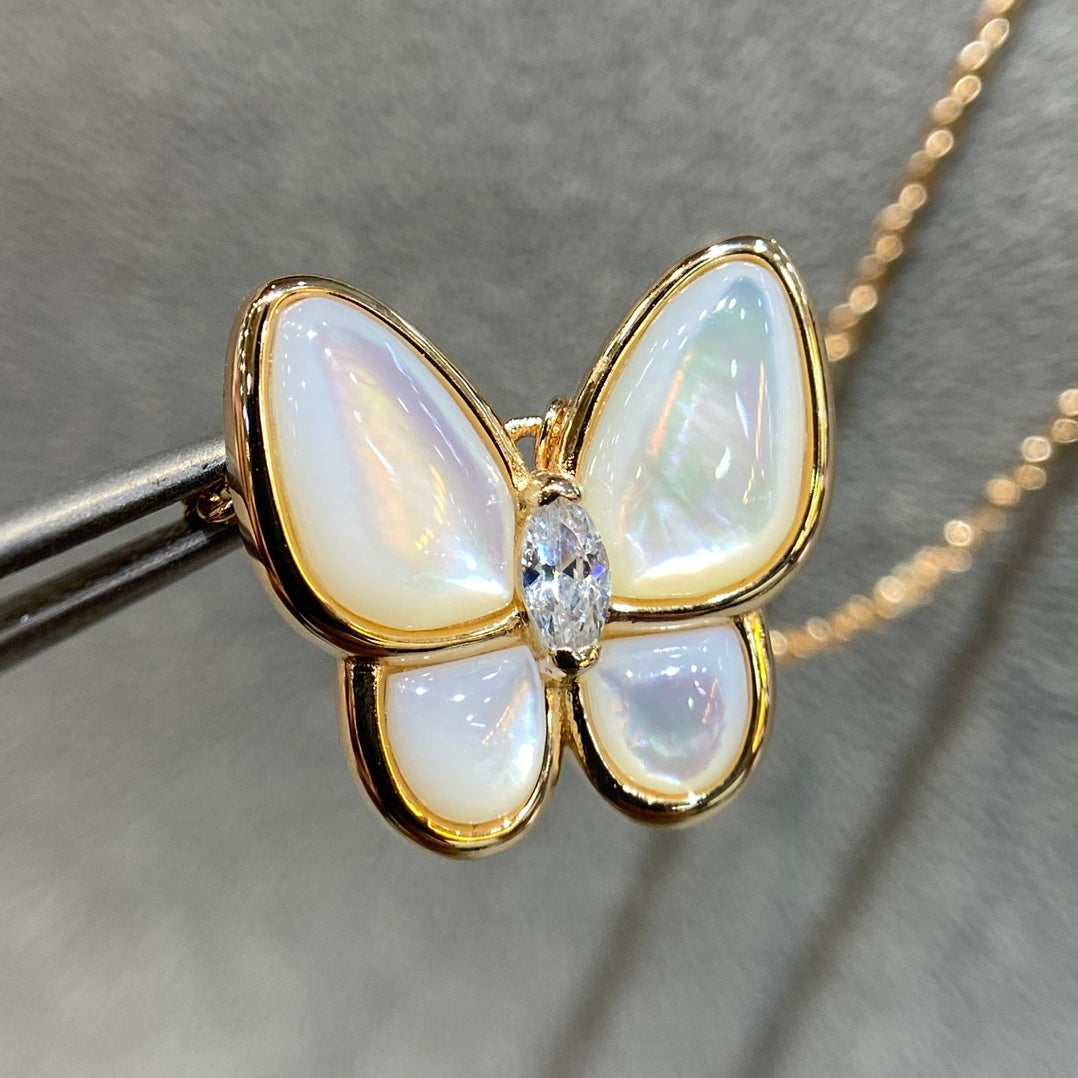 [Riva Jewelry ]BUTTERFLY MOP DIAMOND NECKLACE