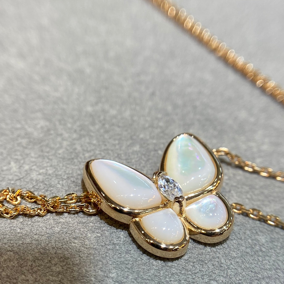 [Riva Jewelry ]BUTTERFLY MOP DIAMOND NECKLACE