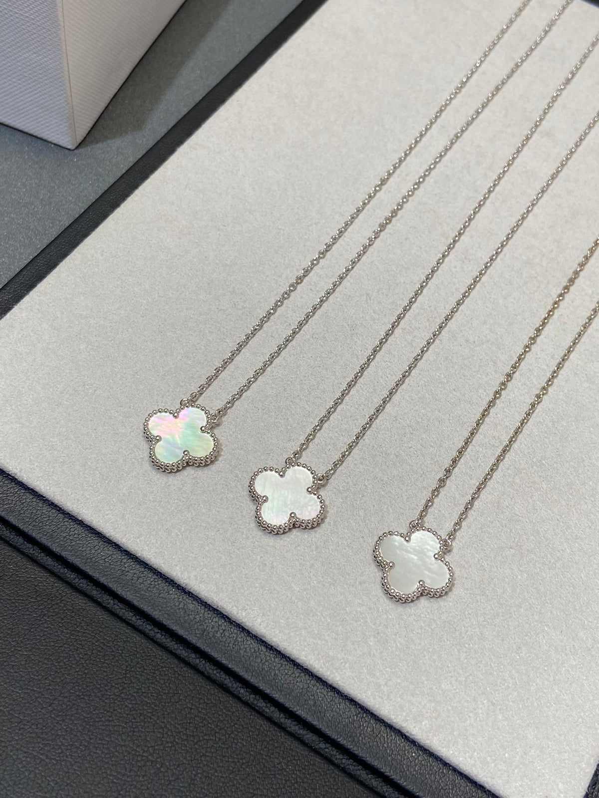 [Riva Jewelry ]CLOVER MEDIUM SILVER WHITE MOP NECKLACE