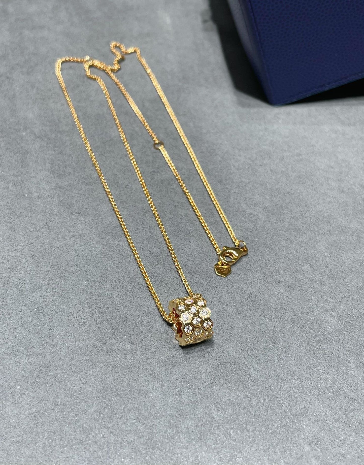 [Riva Jewelry]BEE LOVE DIAMOND PAVED 3 ROW NECKLACE
