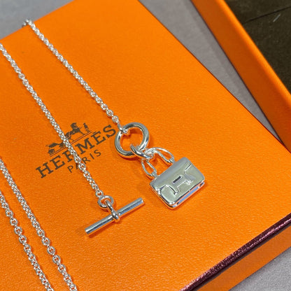 [Riva Jewelry ]CONSTANCE PEDANT SILVER NECKLACE