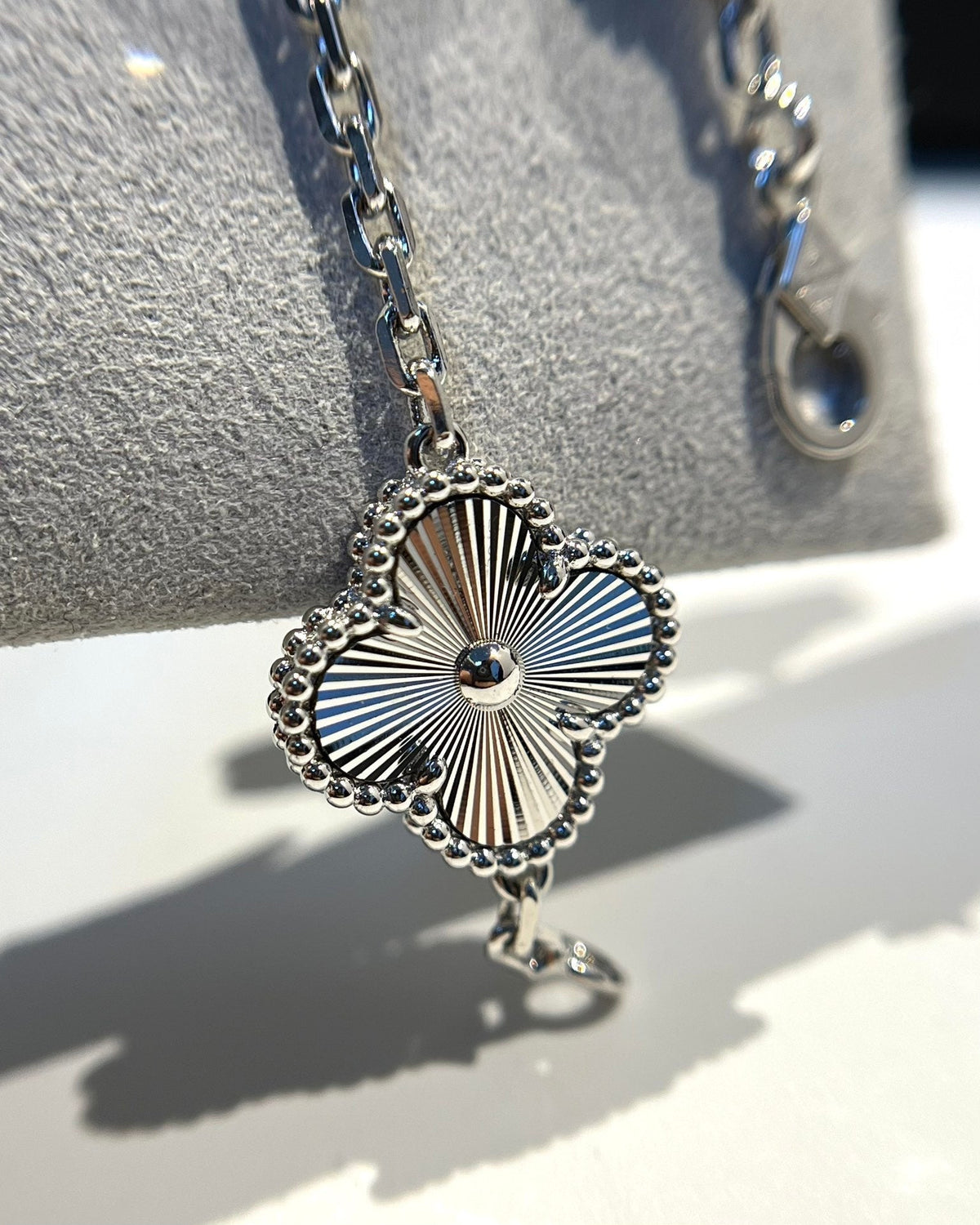 [Riva Jewelry ] CLOVER 5 MOTIF LASER BRACELET COLLECTION
