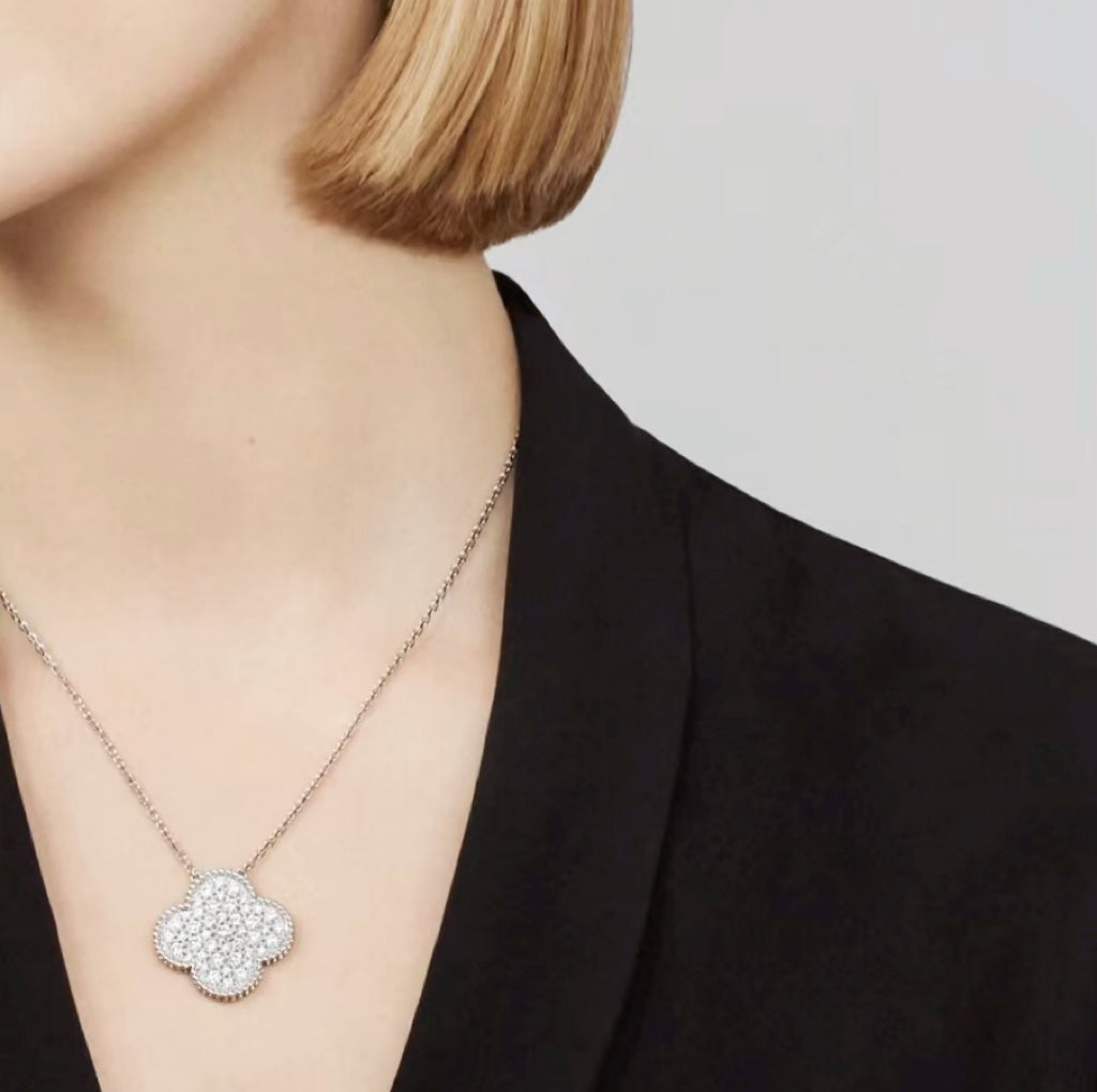 [Riva Jewelry ]CLOVER 25MM LARGE PENDANT DIAMOND PAVED SILVER NECKLACE
