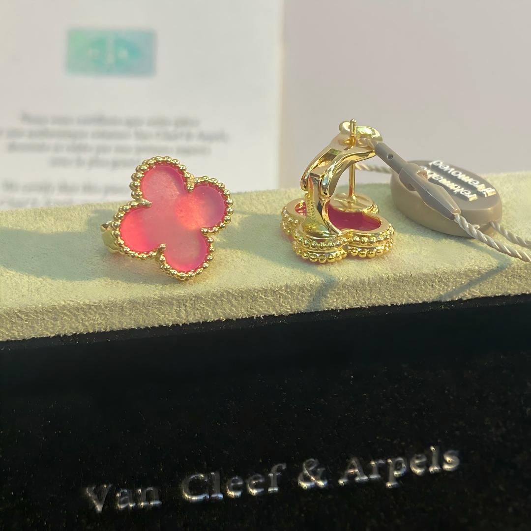 [Riva  Jewelry]NEW CLOVER 15MM PINK ENAMEL STUD EARRINGS