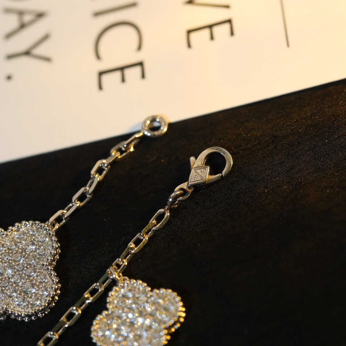 [Riva Jewelry ]CLOVER BRACELET 5 MOTIF SILVER DIAMOND PAVED