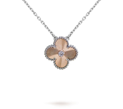 [Riva Jewelry]LIMITED EDITION CHRISTMAS CLOVER FLOWER NECKLACE - 15MM ANNUAL COLLECTIBLE PENDANT