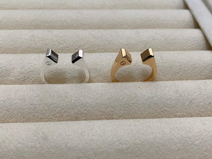 [Riva Jewelry]THE CONE RIVET RING IS OPEN AND ONE SIZE FITS ALL