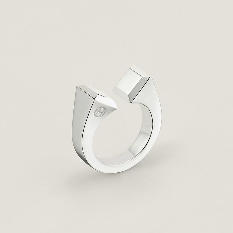 [Riva Jewelry]THE CONE RIVET RING IS OPEN AND ONE SIZE FITS ALL