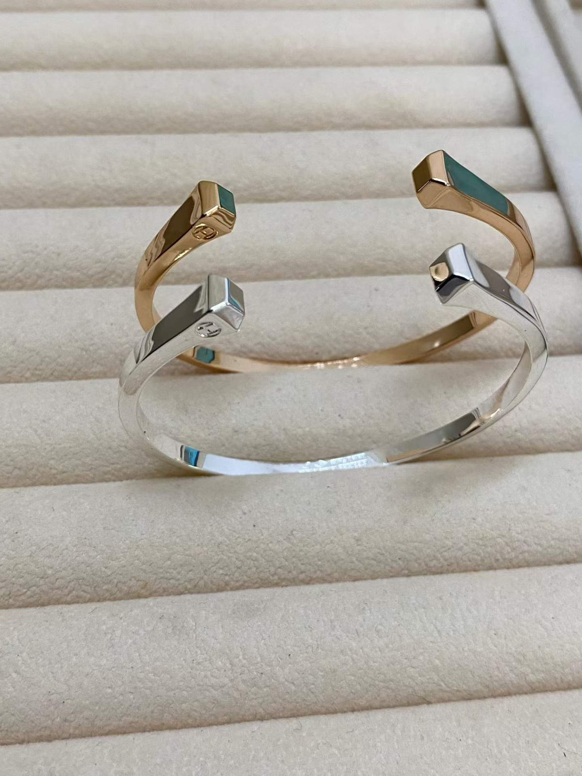 [Riva Jewelry]CLOU DE FORGE SQUARE CONE STUDS OPEN CUFF ONE SIZE