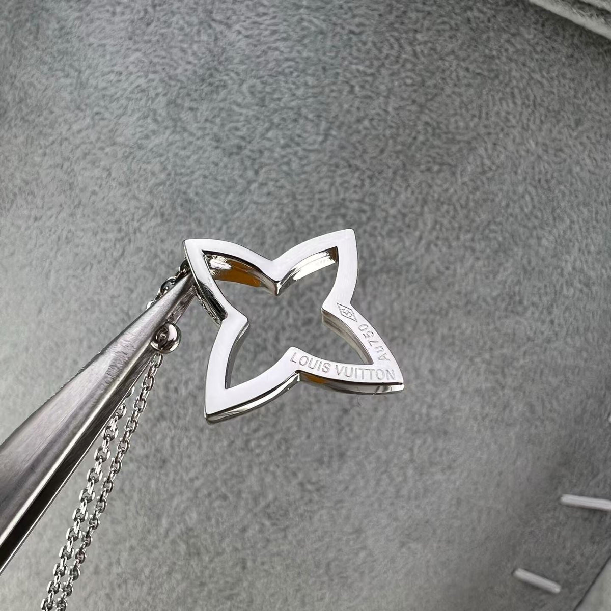 [Riva Jewelry]FOUR-LEAF CLOVER OPENWORK NECKLACE