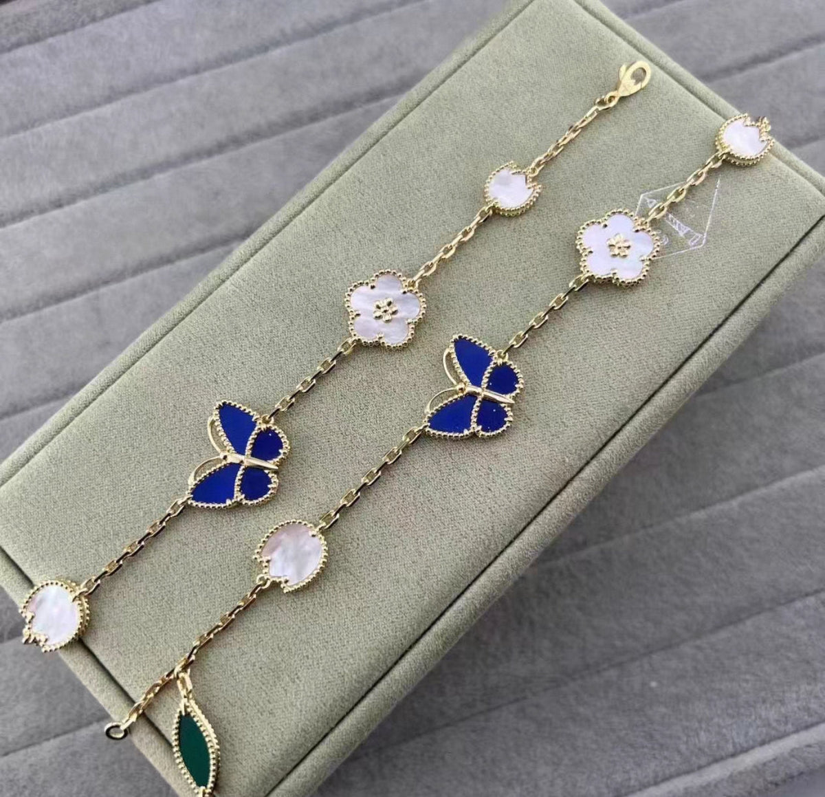 [Riva Jewelry ]LUCKY SPRING GOLD BLUESTONE WHITE MOTHER-OF-PEARL BRACELET