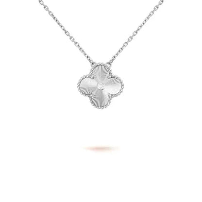 [Riva Jewelry ]CLOVER  15MM DIAMOND LASER NECKLACE SILVER