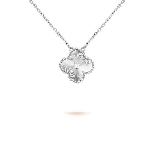 [Riva Jewelry ]CLOVER  15MM DIAMOND LASER NECKLACE SILVER
