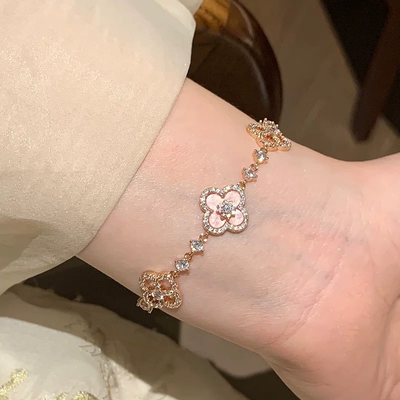 [Riva Jewelry ]CLOVER 5 MOTIF PINK BLUE RED WHITE BRACELET
