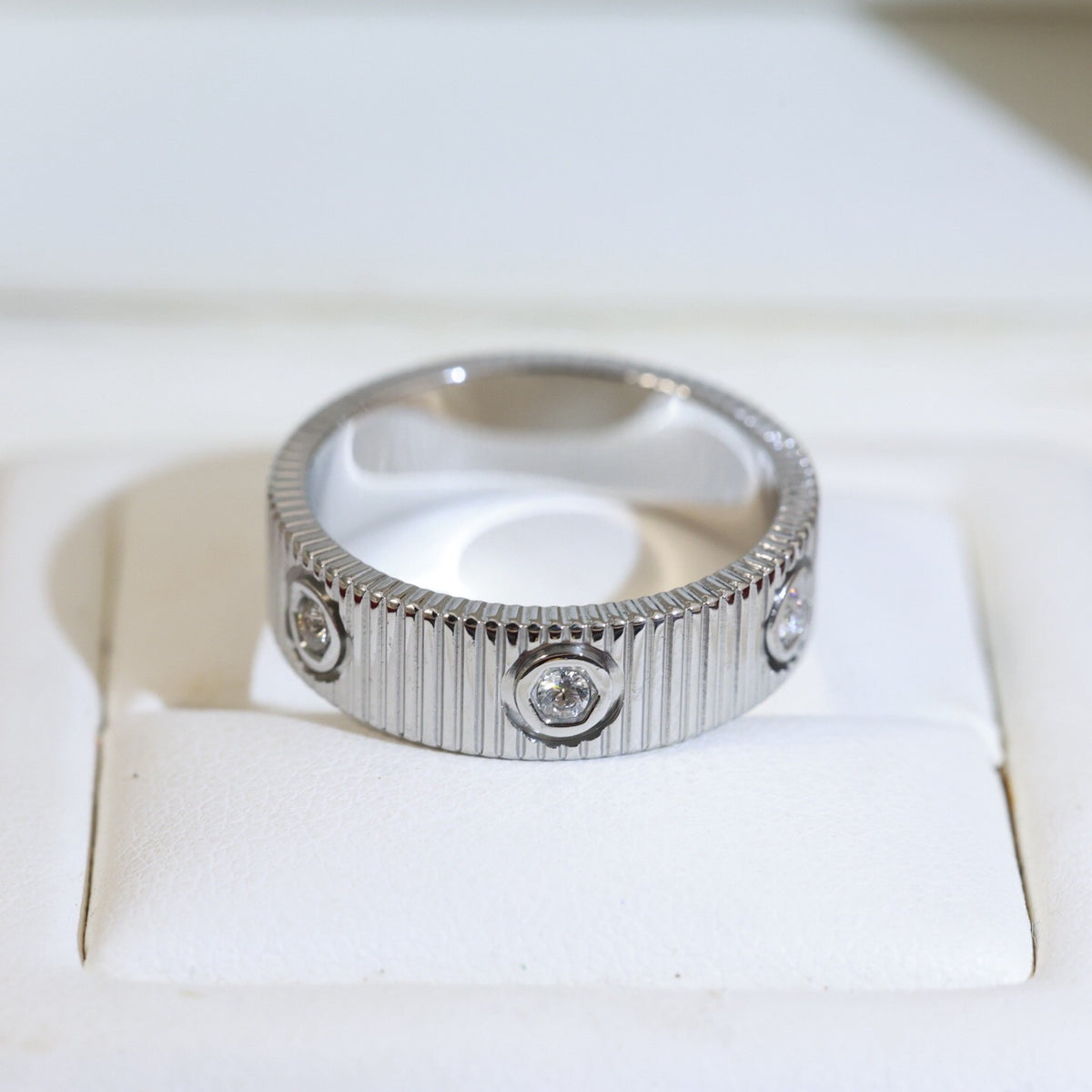 [Riva Jewelry]LOVE 6.5MM UNLIMITED 6 DIAMONDS RING