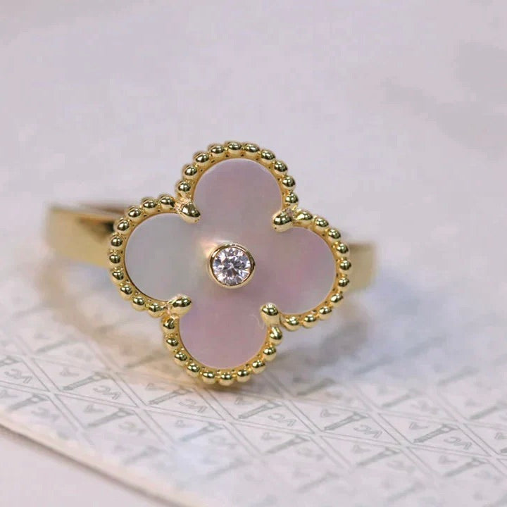 [Riva Jewelry ]CLOVER PINK MOP RING GOLD DIAMOND