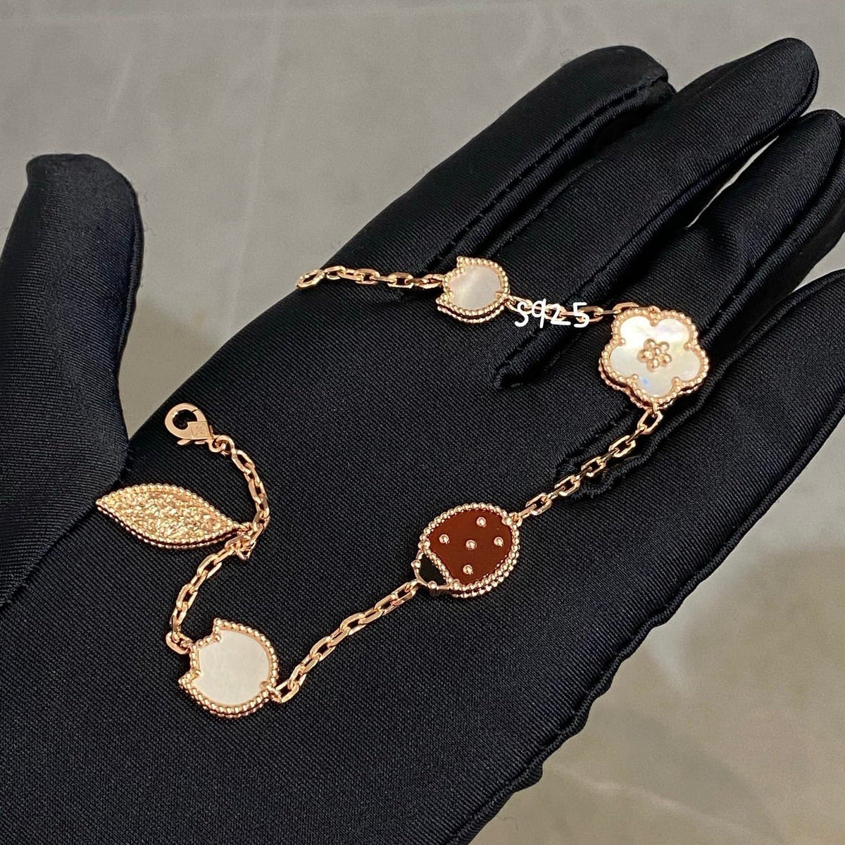 [Riva Jewelry ]LUCKY SPRING 5 MOTIF BRACELET