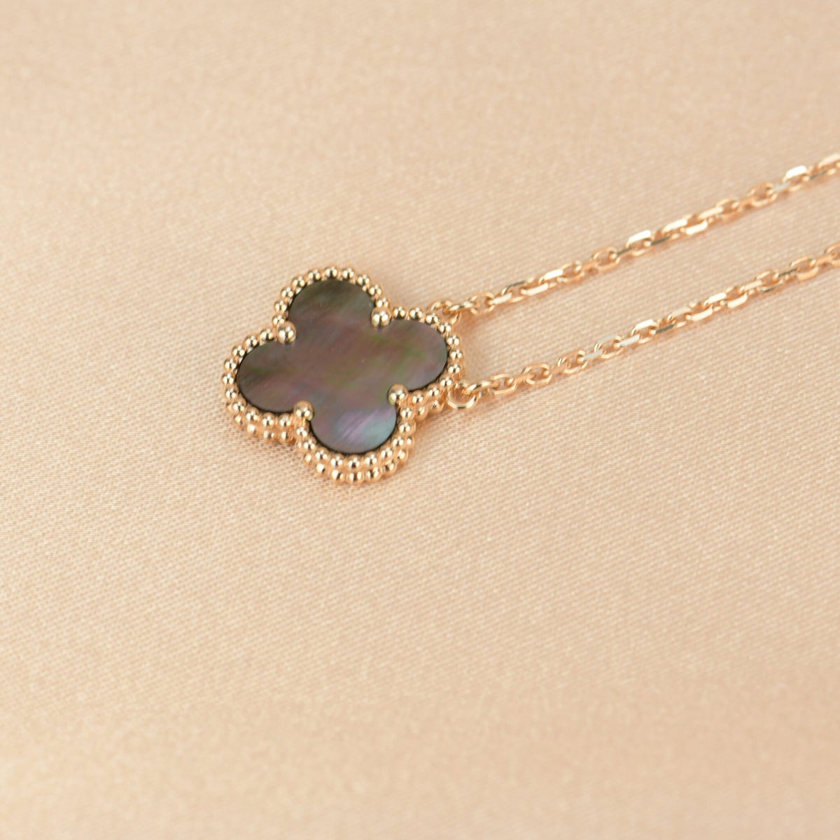 [Riva Jewelry ]CLOVER 15MM  GRAY MOTHER OF PEARL NECKLACE