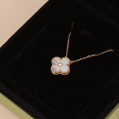 [Riva Jewelry ]CLOVER 15MM DIAMOND WHITE FRITILLARIA NECKLACE