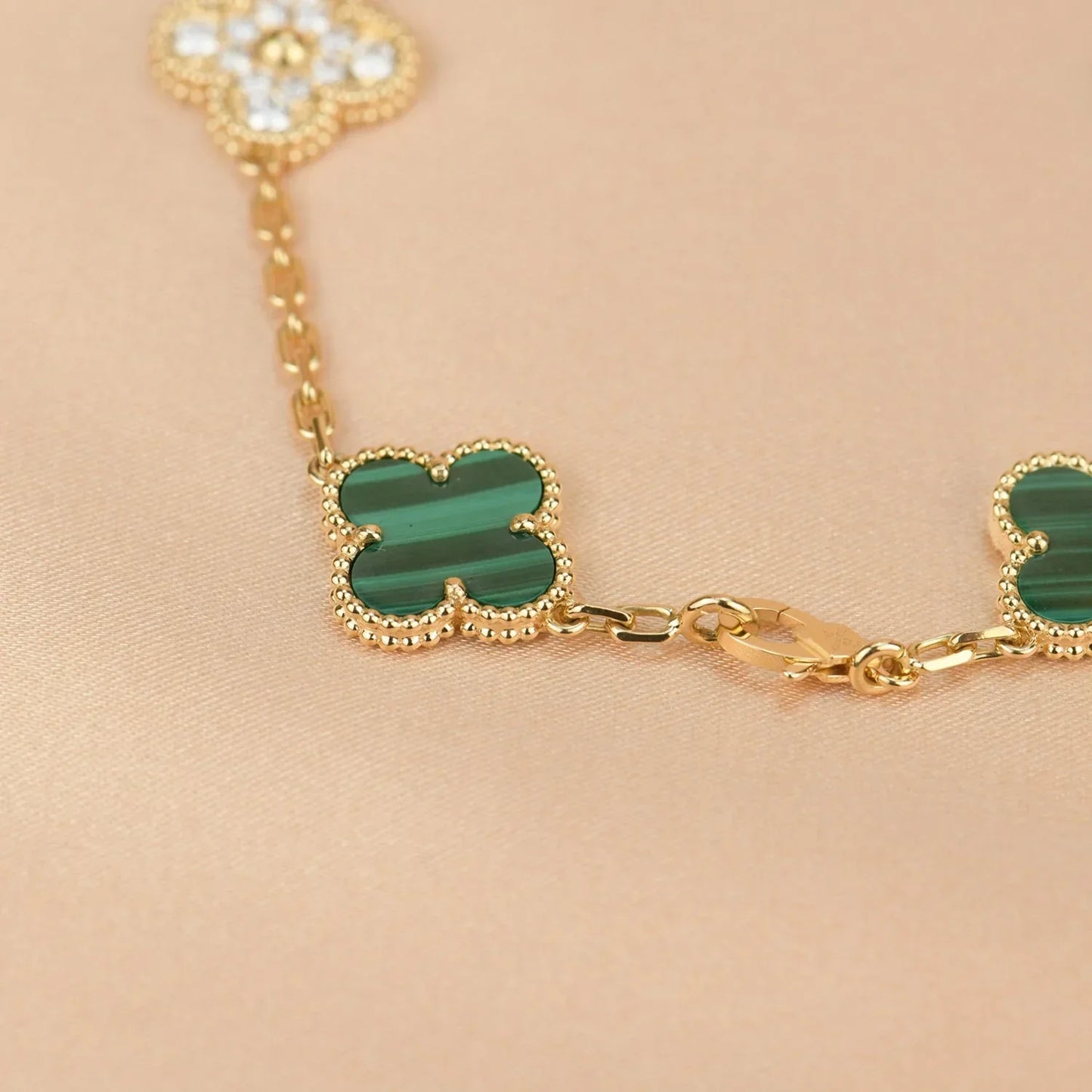 [Riva Jewelry]ラッキー クローバー 5モチーフ ブレスレット - マラカイト コレクション