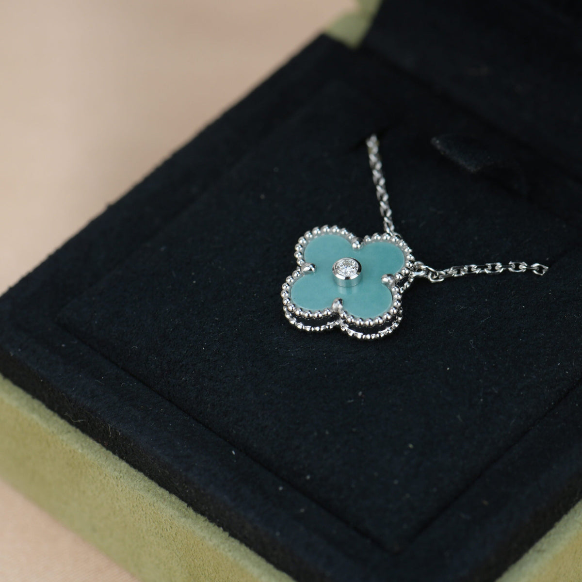 [Riva Jewelry ]CLOVER 15MM DIAMOND SVRES PORCELAIN  NECKLACE SILVER