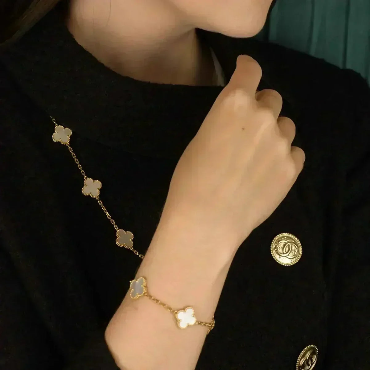 [Riva Jewelry ]CLOVER WHITE PEARL MOP 5 MOTIF BRACELET COLLECTION