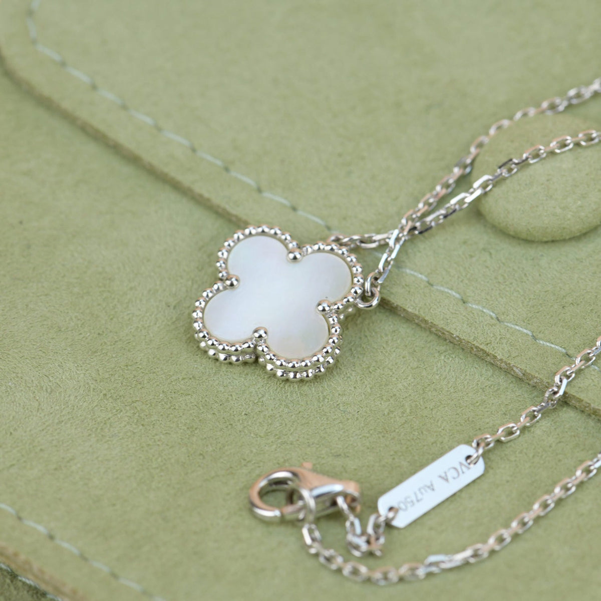 [Riva Jewelry ]CLOVER  15MM WHITE MOTHER-OF-PEARL SILVER