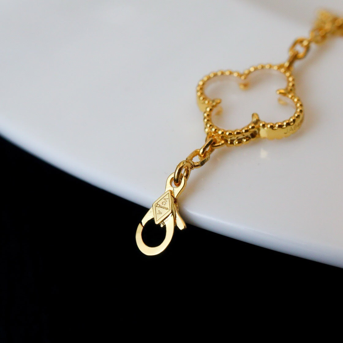 [Riva Jewelry ]CLOVER 5 MOTIF ROCK CRYSTAL BRACELET