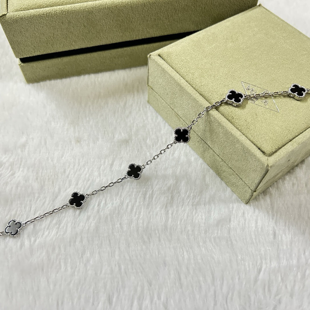[Riva Jewelry ]CLOVER 6 MOTIF  ONYXS BRACELET