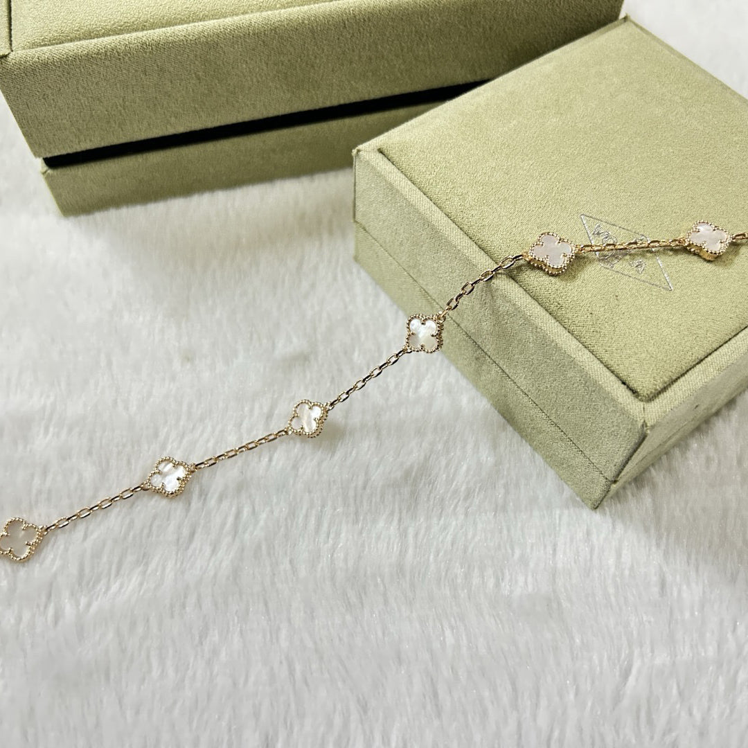 [Riva Jewelry ]CLOVER 6 MOTIF WHITE MOP BRACELET