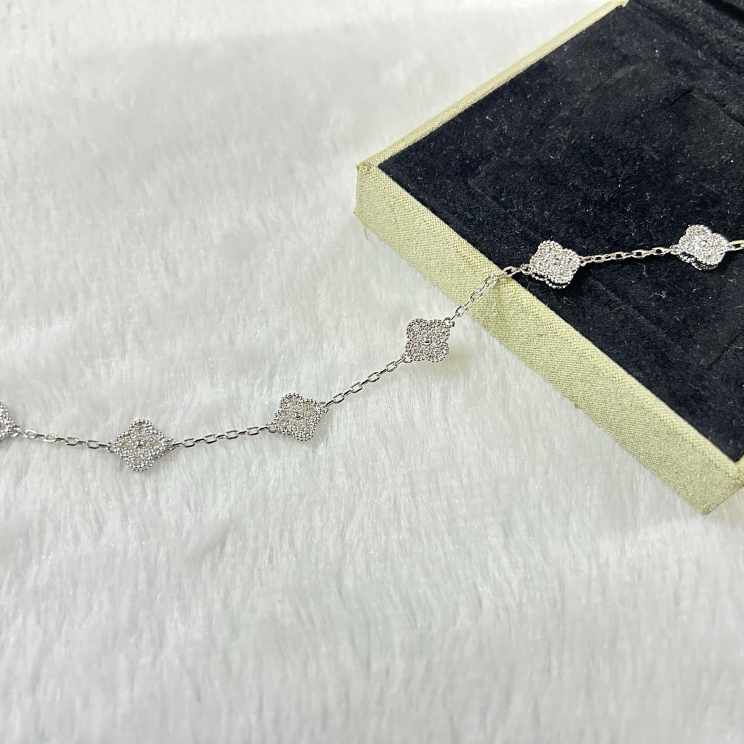 [Riva Jewelry ]CLOVER 6 MOTIF DIAMOND BRACELET