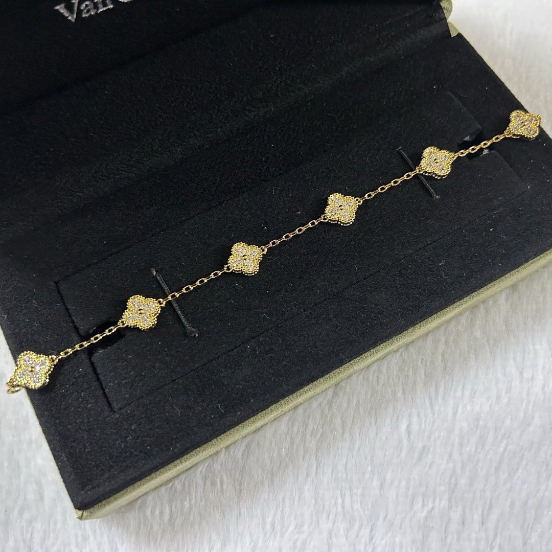 [Riva Jewelry ]CLOVER 6 MOTIF DIAMOND BRACELET