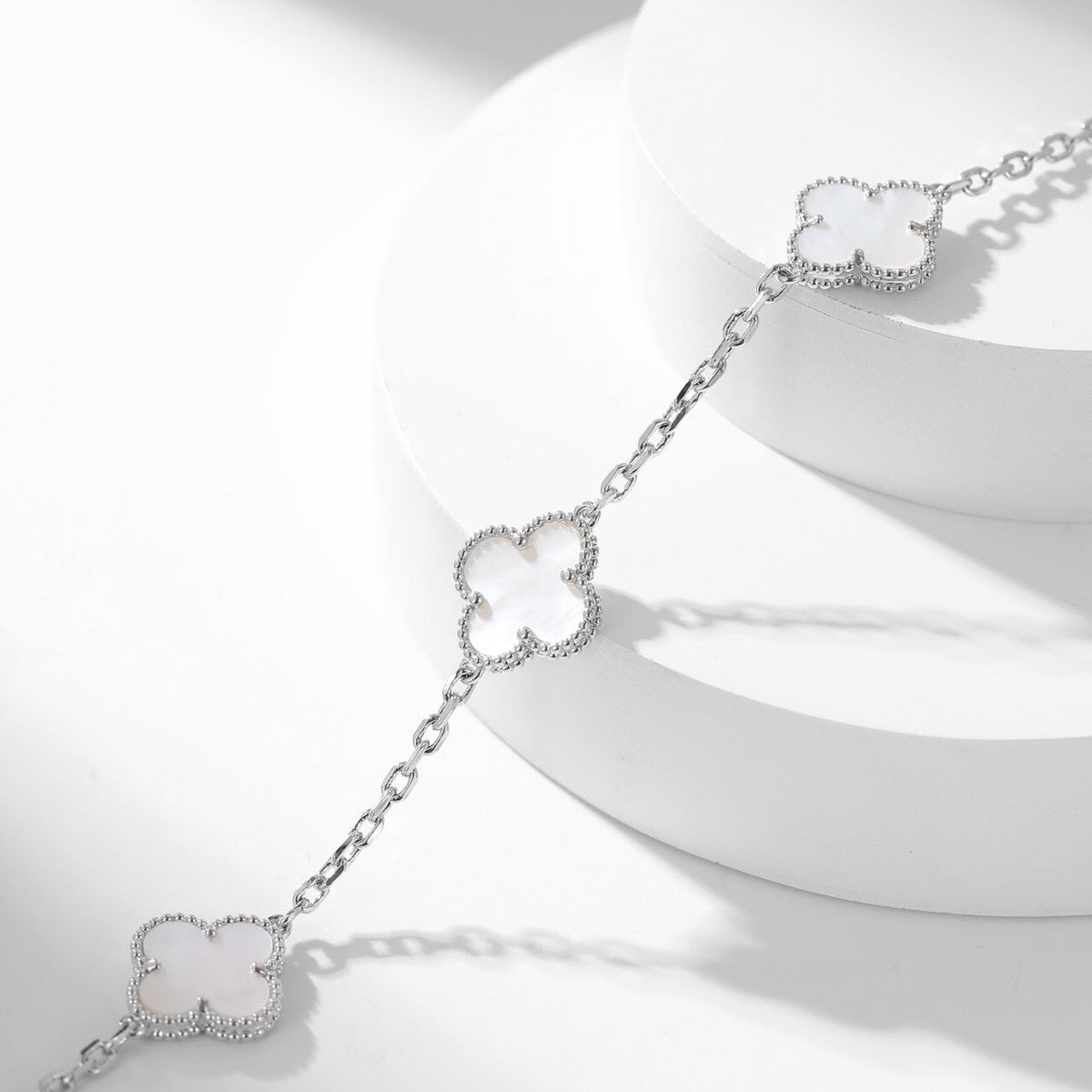 [Riva Jewelry ]CLOVER 10 MOTIFS WHITE MOTHER OF PEARL NECKLACE