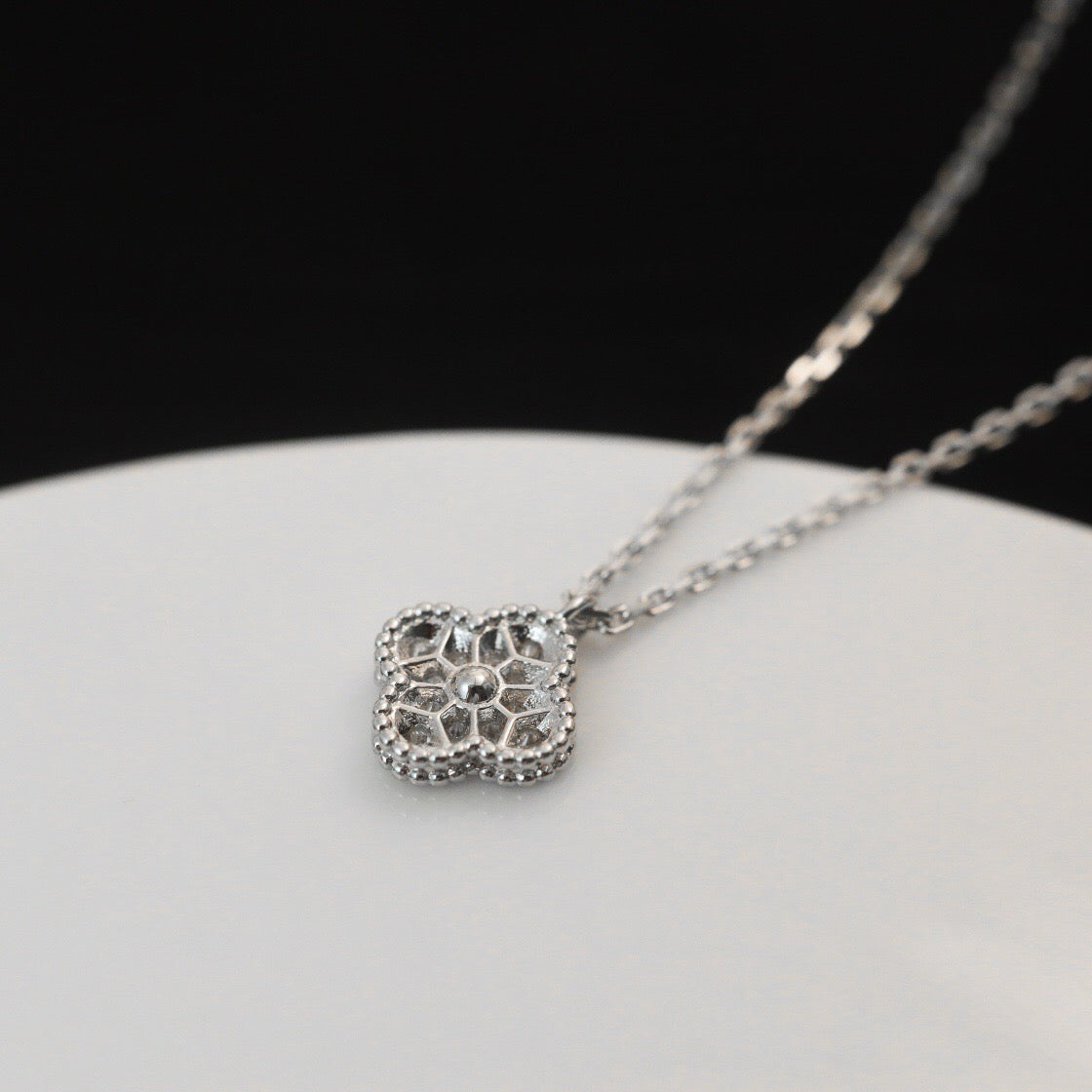 [Riva Jewelry ]CLOVER MINI 9.5MM PENDANT DIAMOND NECKLACE