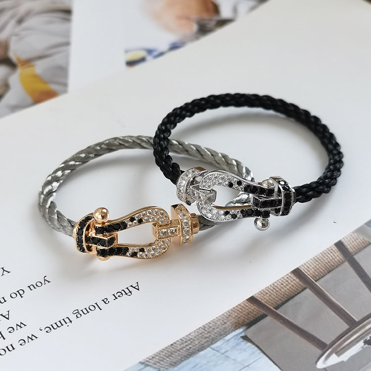 [Riva Jewelry]フォースラージホースシューブラック＆ホワイトダイヤモンドブレスレット - ホワイトゴールド