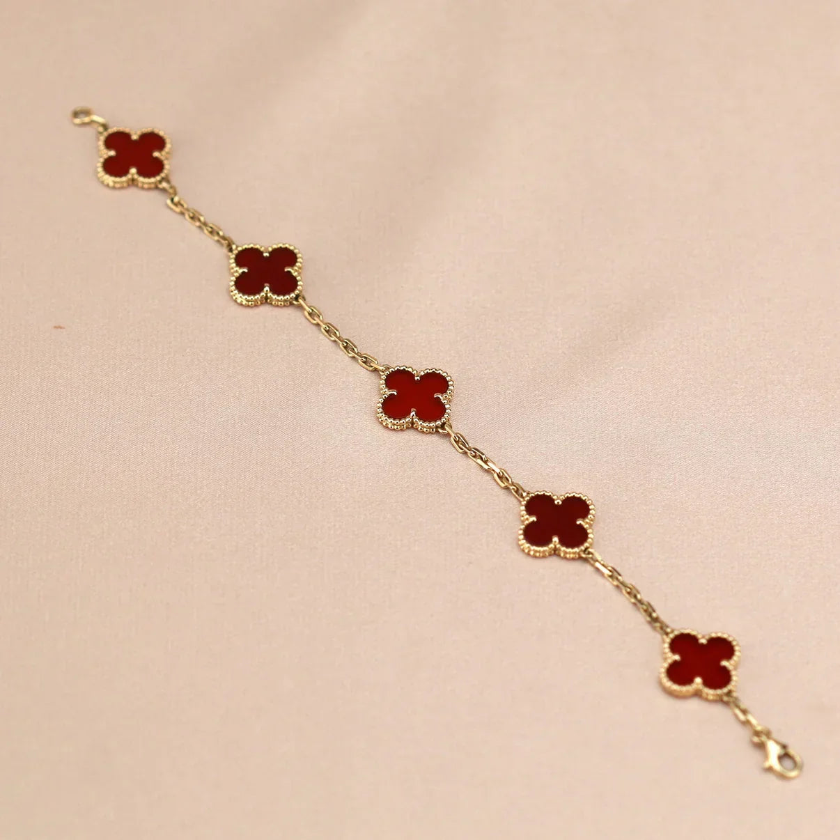 [Riva Jewelry]LUCKY CLOVER 5-MOTIV ARMBAND - RED CARNELIAN KOLLEKTION